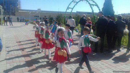 Qubada “Alma bayramı” və “Xalça festivalı” (FOTO) Qubada “Alma bayramı” və “Xalça festivalı” (FOTO)