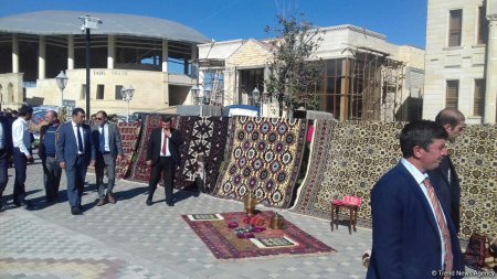 Qubada “Alma bayramı” və “Xalça festivalı” (FOTO) Qubada “Alma bayramı” və “Xalça festivalı” (FOTO)