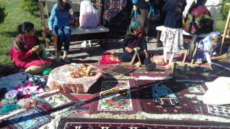 Qubada “Alma bayramı” və “Xalça festivalı” (FOTO) Qubada “Alma bayramı” və “Xalça festivalı” (FOTO)