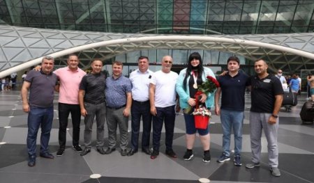 Tokio Olimpiadasında bürünc medal qazanan cüdoçumuz İrina Kindzerska Bakıya qayıdıb Tokio Olimpiadasında bürünc medal qazanan cüdoçumuz İrina Kindzerska Bakıya qayıdıb