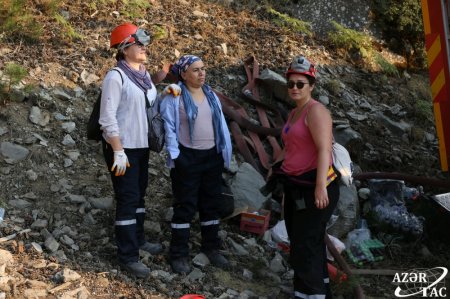 Muğla şəhərinin Sazak kəndində meşə yanğıları davam edir