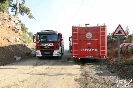 Muğla şəhərinin Sazak kəndində meşə yanğıları davam edir
