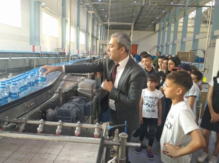 Uşaqlar üçün təşkil edilən ekskursiya onlarda xoş təəssürat yaradıb Uşaqlar üçün təşkil edilən ekskursiya onlarda xoş təəssürat yaradıb