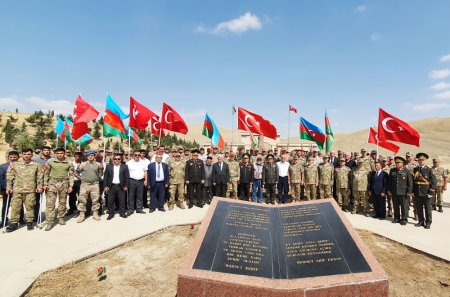 Bakının işğaldan azad olunması münasibətilə hərbçilərin Acıdərə türk şəhidliyinə yürüş keçirilib