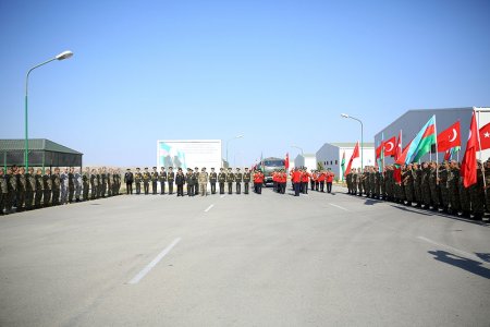 Bakının işğaldan azad olunması münasibətilə hərbçilərin Acıdərə türk şəhidliyinə yürüş keçirilib