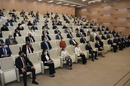 YAP-ın Nizami, Xətai, Nəsimi və Binəqədi rayon təşkilatlarının yeni sədrləri partiya aktivinə təqdim olunub YAP-ın Nizami, Xətai, Nəsimi və Binəqədi rayon təşkilatlarının yeni sədrləri partiya aktivinə təqdim olunub