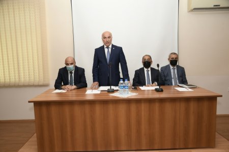 YAP-ın Nizami, Xətai, Nəsimi və Binəqədi rayon təşkilatlarının yeni sədrləri partiya aktivinə təqdim olunub YAP-ın Nizami, Xətai, Nəsimi və Binəqədi rayon təşkilatlarının yeni sədrləri partiya aktivinə təqdim olunub