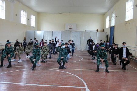 “Zəfər Salnaməsi” layihəsi çərçivəsində növbəti görüş şəhər 5№-li tam orta məktəbdə baş tutdu “Zəfər Salnaməsi” layihəsi çərçivəsində növbəti görüş şəhər 5№-li tam orta məktəbdə baş tutdu