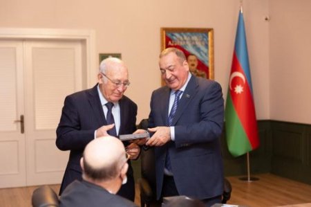 Eldar Quliyev: Müzəffər Ali Baş Komandan İlham Əliyevin dəmir yumruğu Ermənistan ordusu haqqındakı mifi darmadağın etdi Eldar Quliyev: Müzəffər Ali Baş Komandan İlham Əliyevin dəmir yumruğu Ermənistan ordusu haqqındakı mifi darmadağın etdi