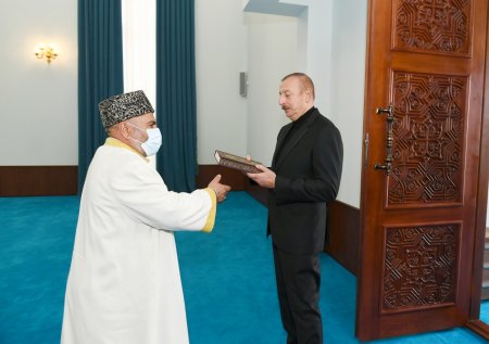 Şamaxıdakı Pirsaat Baba ziyarətgah-məscid kompleksinin bərpa və yenidənqurmadan sonra açılışı olub