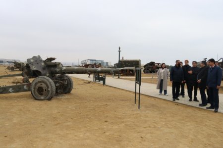 YAP Nizami rayon təşkilatının rəhbərliyi və fəalları “Hərbi Qənimətlər Parkı”na ekskursiya edib YAP Nizami rayon təşkilatının rəhbərliyi və fəalları “Hərbi Qənimətlər Parkı”na ekskursiya edib