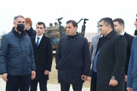 YAP Nizami rayon təşkilatının rəhbərliyi və fəalları “Hərbi Qənimətlər Parkı”na ekskursiya edib YAP Nizami rayon təşkilatının rəhbərliyi və fəalları “Hərbi Qənimətlər Parkı”na ekskursiya edib