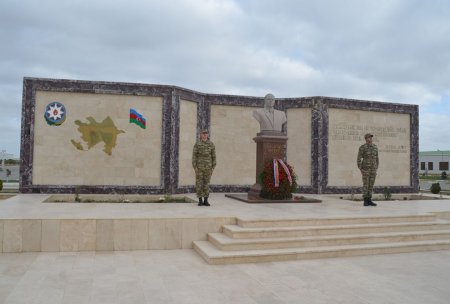 Zəfər Günü münasibətilə hərbi hissədə tədbir keçirilib