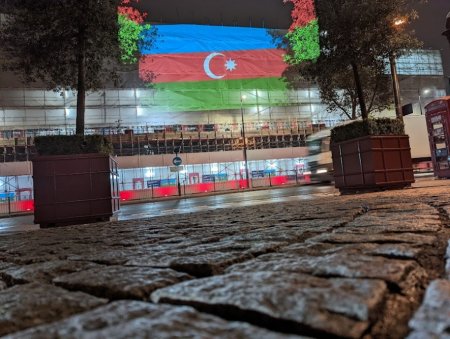 London şəhərində 6 bina Azərbaycan bayrağının rəngləri ilə işıqlandırılıb