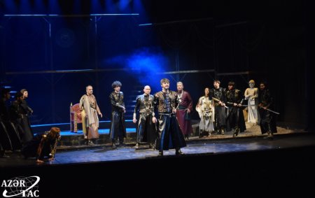 Akademik Milli Dram Teatrında “İsgəndərə yeni namə” tamaşasının premyerası olub Akademik Milli Dram Teatrında “İsgəndərə yeni namə” tamaşasının premyerası olub