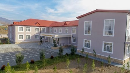 Şamaxı rayonunda körpələr evi-uşaq bağçasının və yeni məktəb binasının açılışı olub Şamaxı rayonunda körpələr evi-uşaq bağçasının və yeni məktəb binasının açılışı olub