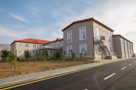 Şamaxı rayonunda körpələr evi-uşaq bağçasının və yeni məktəb binasının açılışı olub Şamaxı rayonunda körpələr evi-uşaq bağçasının və yeni məktəb binasının açılışı olub