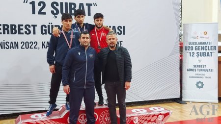 Gənc sərbəst güləşçilərimiz Türkiyədə 10 medal qazanıblar Gənc sərbəst güləşçilərimiz Türkiyədə 10 medal qazanıblar