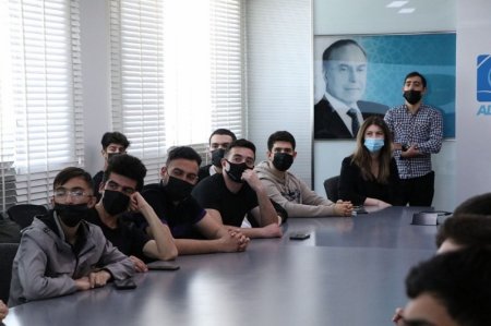 “Tələbəlik illərində etdiyim 5 səhv” mövzusunda seminar keçirilib “Tələbəlik illərində etdiyim 5 səhv” mövzusunda seminar keçirilib