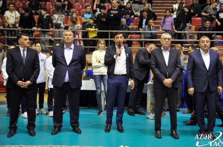 “Neftçi” komandası kişi voleybolçular arasında “Zəfər kuboku”na sahib çıxıb “Neftçi” komandası kişi voleybolçular arasında “Zəfər kuboku”na sahib çıxıb