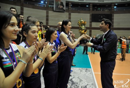 “Neftçi” komandası kişi voleybolçular arasında “Zəfər kuboku”na sahib çıxıb “Neftçi” komandası kişi voleybolçular arasında “Zəfər kuboku”na sahib çıxıb