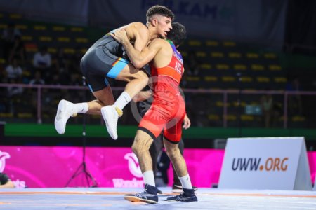 Yunan-Roma güləşi üzrə U-20 millimiz Avropa çempionatına 2 qızıl medalla başlayıb Yunan-Roma güləşi üzrə U-20 millimiz Avropa çempionatına 2 qızıl medalla başlayıb