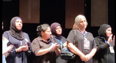 Şəhid anaları “Bir nəfəs qədər” tamaşasına baxıblar