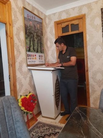 Mingəçevirdə eyni gündə Şəhid olan Əhmədov Əli və İslam qardaşlarının ev muzeylərini ziyarət etdik Mingəçevirdə eyni gündə Şəhid olan Əhmədov Əli və İslam qardaşlarının ev muzeylərini ziyarət etdik
