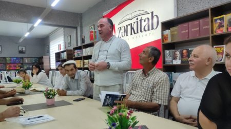 Qubada yazıçı-dramaturq Əmir Pəhləvanla görüş keçirilib Qubada yazıçı-dramaturq Əmir Pəhləvanla görüş keçirilib