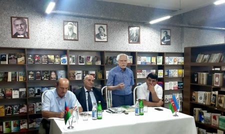Qubada yazıçı-dramaturq Əmir Pəhləvanla görüş keçirilib Qubada yazıçı-dramaturq Əmir Pəhləvanla görüş keçirilib