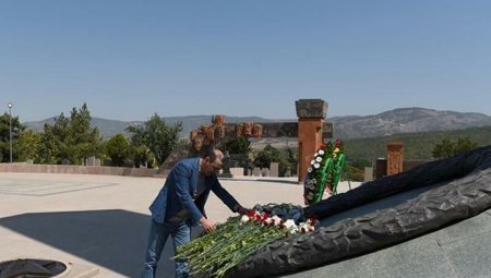Ermənistan Təhlükəsizlik Şurasının katibi Armen Qriqoryan Azərbaycandan ÜZR İSTƏDİ - FOTO Ermənistan Təhlükəsizlik Şurasının katibi Armen Qriqoryan Azərbaycandan ÜZR İSTƏDİ - FOTO