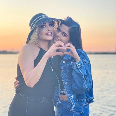 Bu da Məleykə Əsədovanın qızı Gülər - FOTO Bu da Məleykə Əsədovanın qızı Gülər - FOTO