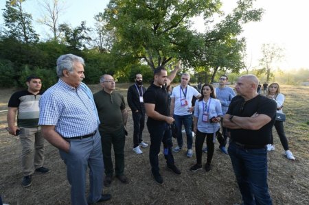 Beynəlxalq elmi-praktik konfransın iştirakçıları Şuşanın görməli yerləri ilə tanış olublar Beynəlxalq elmi-praktik konfransın iştirakçıları Şuşanın görməli yerləri ilə tanış olublar