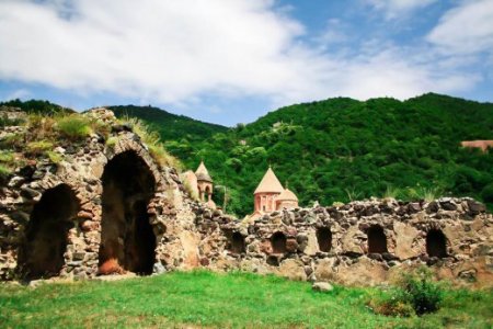 Dağlar gözəli, sözümün əzəli - KƏLBƏCƏRim. Əzəldən yaranıb hüsnü-tamaşa, vurğunam qışına Kəlbəcərimin Dağlar gözəli, sözümün əzəli - KƏLBƏCƏRim. Əzəldən yaranıb hüsnü-tamaşa, vurğunam qışına Kəlbəcərimin