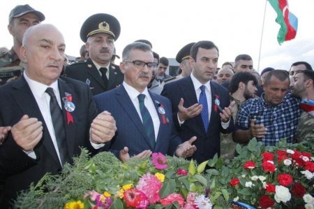 ZƏHMƏTKEŞ, XEYİRXAH, HUMANİST, MƏNƏVİYYATLI İNSAN - FOTOLAR ZƏHMƏTKEŞ, XEYİRXAH, HUMANİST, MƏNƏVİYYATLI İNSAN - FOTOLAR