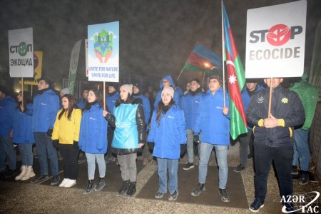 Laçın-Xankəndi yolu: Ekofəalların aksiyası gecə saatlarında da davam edir - FOTOLAR