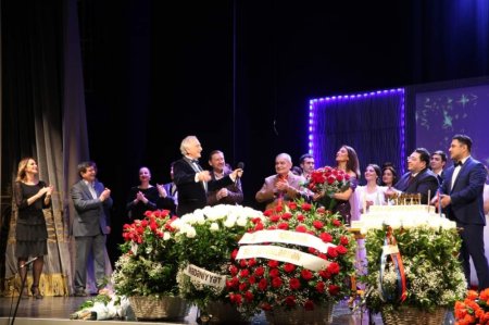 Polad Bülbüloğlu ad gününü Akademik Musiqili Teatrının səhnəsində qeyd edib FOTO