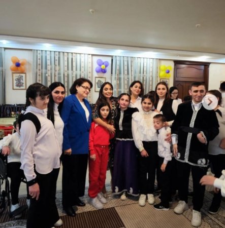 Leyla Əliyeva sağlamlıq imkanları məhdud uşaqlar üçün sosial xidmət müəssisəsində olub
