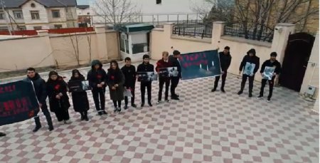 Xocalı soyqırımı qurbanlarının xatirəsi Aktauda da ehtiramla anılıb - FOTO Xocalı soyqırımı qurbanlarının xatirəsi Aktauda da ehtiramla anılıb - FOTO