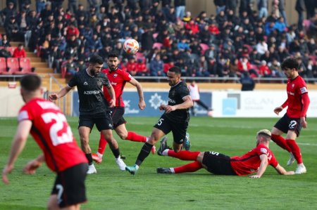 Premyer Liqa: “Qarabağ” klubu “Qəbələ”ni, “Neftçi” isə “Turan Tovuz”u məğlub edib - FOTOLAR Premyer Liqa: “Qarabağ” klubu “Qəbələ”ni, “Neftçi” isə “Turan Tovuz”u məğlub edib - FOTOLAR