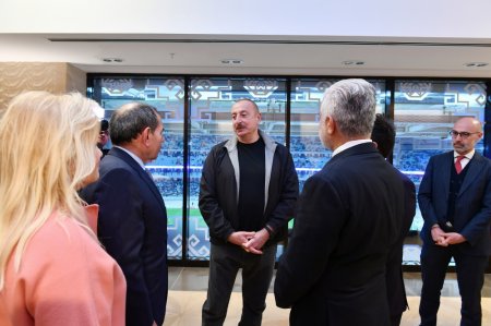 Bakı Olimpiya Stadionunda “Qarabağ” və “Qalatasaray” komandaları arasında xeyriyyə oyunu keçirilib Prezident İlham Əliyev və birinci xanım Mehriban Əliyeva stadionda oyuna baxıblar YENİLƏNİB Bakı Olimpiya Stadionunda “Qarabağ” və “Qalatasaray” komandaları arasında xeyriyyə oyunu keçirilib Prezident İlham Əliyev və birinci xanım Mehriban Əliyeva stadionda oyuna baxıblar YENİLƏNİB