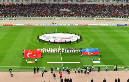 Bakı Olimpiya Stadionunda “Qarabağ” və “Qalatasaray” komandaları arasında xeyriyyə oyunu keçirilib Prezident İlham Əliyev və birinci xanım Mehriban Əliyeva stadionda oyuna baxıblar YENİLƏNİB Bakı Olimpiya Stadionunda “Qarabağ” və “Qalatasaray” komandaları arasında xeyriyyə oyunu keçirilib Prezident İlham Əliyev və birinci xanım Mehriban Əliyeva stadionda oyuna baxıblar YENİLƏNİB