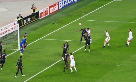 Bakı Olimpiya Stadionunda “Qarabağ” və “Qalatasaray” komandaları arasında xeyriyyə oyunu keçirilib Prezident İlham Əliyev və birinci xanım Mehriban Əliyeva stadionda oyuna baxıblar YENİLƏNİB Bakı Olimpiya Stadionunda “Qarabağ” və “Qalatasaray” komandaları arasında xeyriyyə oyunu keçirilib Prezident İlham Əliyev və birinci xanım Mehriban Əliyeva stadionda oyuna baxıblar YENİLƏNİB