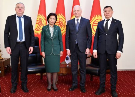 Beynəlxalq Türk Akademiyası ilə Qırğızıstan arasında əməkdaşlıq məsələləri müzakirə edilib Beynəlxalq Türk Akademiyası ilə Qırğızıstan arasında əməkdaşlıq məsələləri müzakirə edilib
