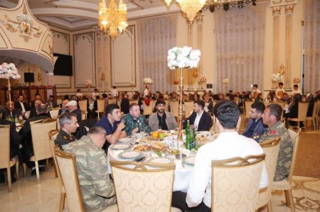 Mehriban xanım Əliyevanın təşəbbüsü ilə iftar süfrəsi açılıb - FOTOLAR Mehriban xanım Əliyevanın təşəbbüsü ilə iftar süfrəsi açılıb - FOTOLAR