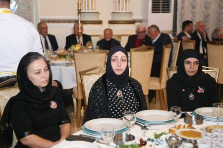 Mehriban xanım Əliyevanın təşəbbüsü ilə iftar süfrəsi açılıb - FOTOLAR Mehriban xanım Əliyevanın təşəbbüsü ilə iftar süfrəsi açılıb - FOTOLAR
