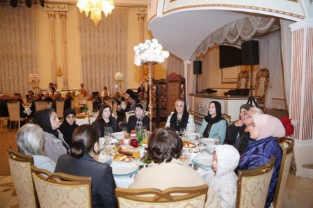 Mehriban xanım Əliyevanın təşəbbüsü ilə iftar süfrəsi açılıb - FOTOLAR Mehriban xanım Əliyevanın təşəbbüsü ilə iftar süfrəsi açılıb - FOTOLAR