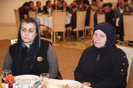Mehriban xanım Əliyevanın təşəbbüsü ilə iftar süfrəsi açılıb - FOTOLAR Mehriban xanım Əliyevanın təşəbbüsü ilə iftar süfrəsi açılıb - FOTOLAR