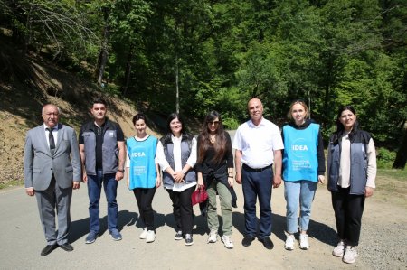 Leyla Əliyeva Ulu Öndərin 100 illiyinə həsr edilən ekoloji aksiyalarda iştirak edib - FOTOLAR Leyla Əliyeva Ulu Öndərin 100 illiyinə həsr edilən ekoloji aksiyalarda iştirak edib - FOTOLAR