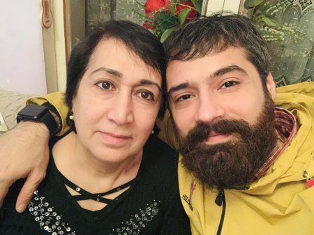 EVİMİZİN BƏZƏYİ BACIM MƏNİM...- FOTO EVİMİZİN BƏZƏYİ BACIM MƏNİM...- FOTO